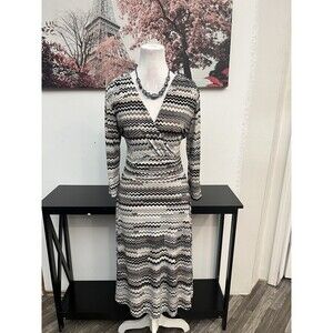 Nine & Co By Nine West Women’s Dress Size S Pullover Geometric V Neck Surplice